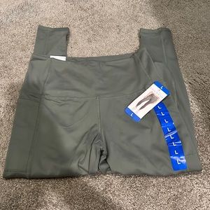 NWT Danskin 7/8 brushed leggings